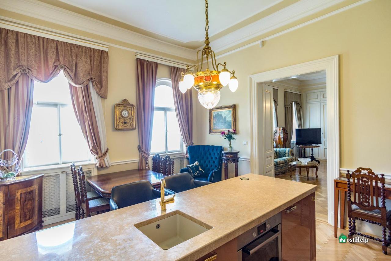 Villa With Hot-Tub, Terrace And Garden, Wenceslass Square ปราก ภายนอก รูปภาพ