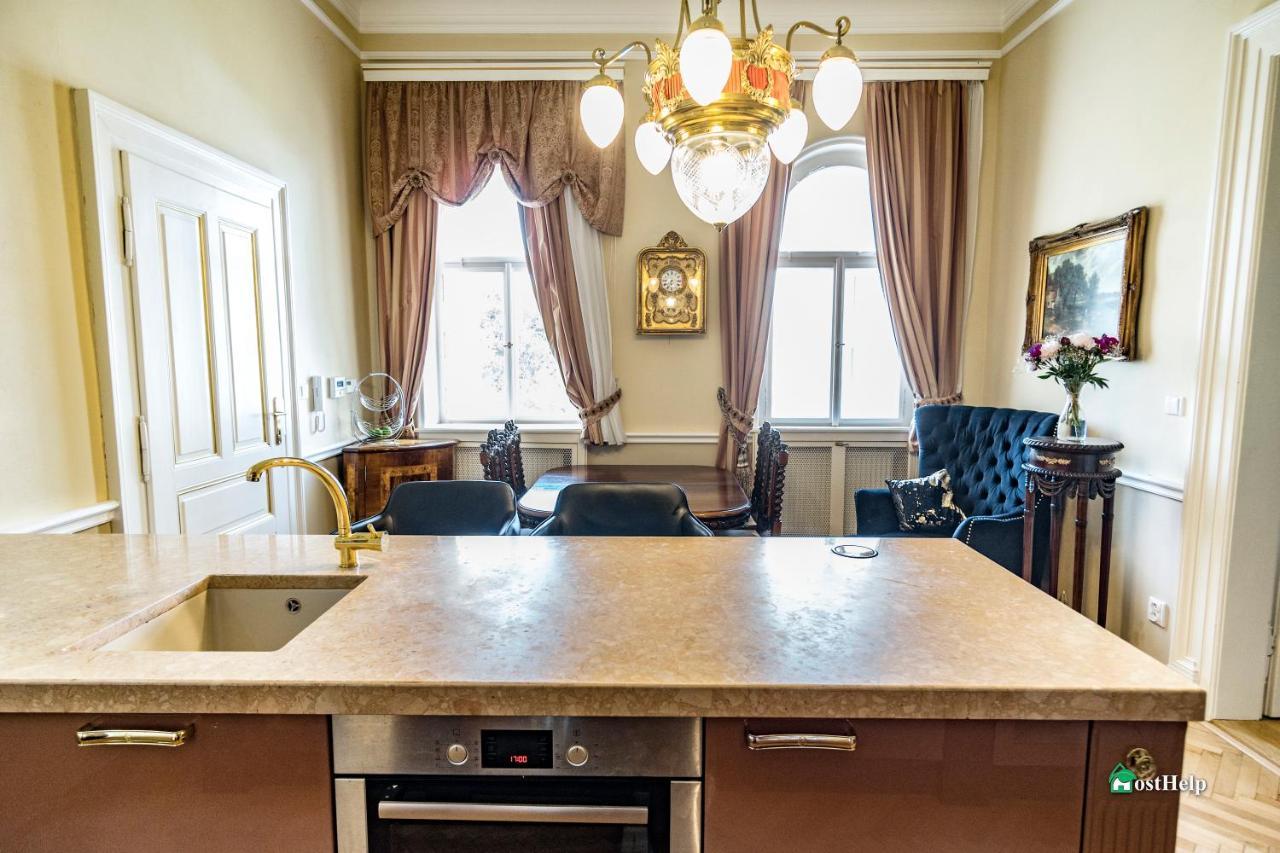 Villa With Hot-Tub, Terrace And Garden, Wenceslass Square ปราก ภายนอก รูปภาพ
