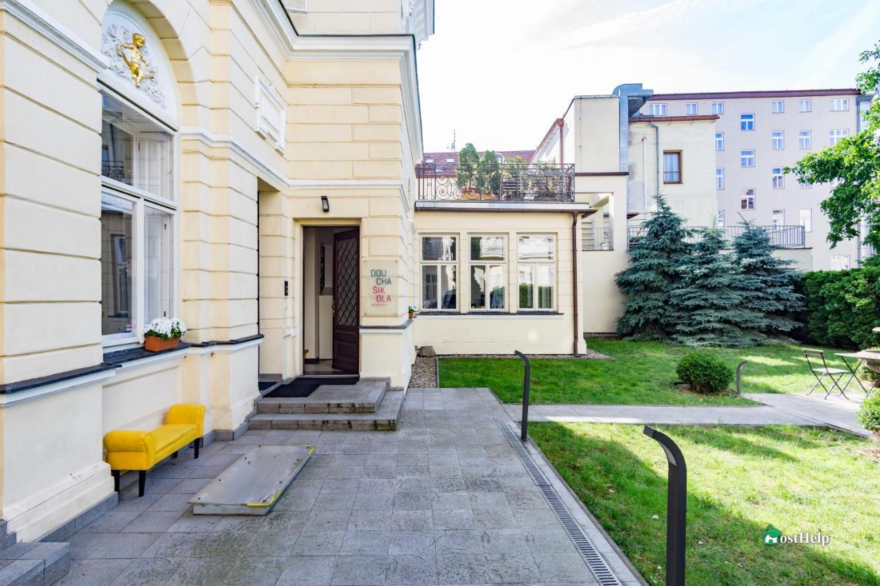 Villa With Hot-Tub, Terrace And Garden, Wenceslass Square ปราก ภายนอก รูปภาพ