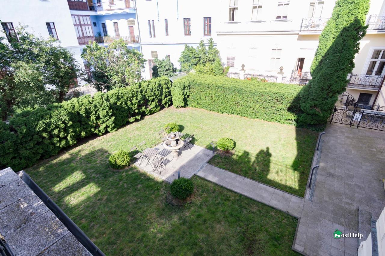 Villa With Hot-Tub, Terrace And Garden, Wenceslass Square ปราก ภายนอก รูปภาพ