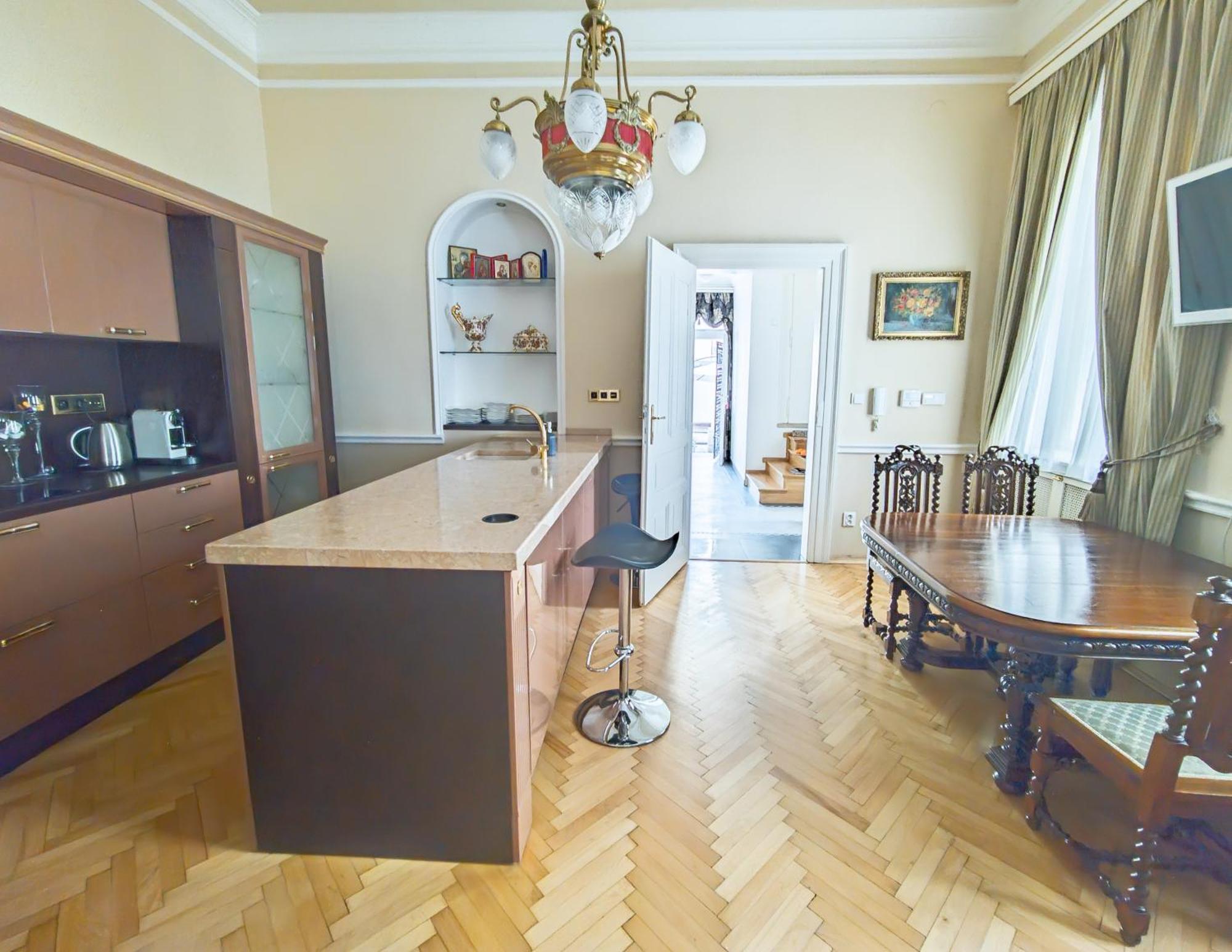 Villa With Hot-Tub, Terrace And Garden, Wenceslass Square ปราก ภายนอก รูปภาพ